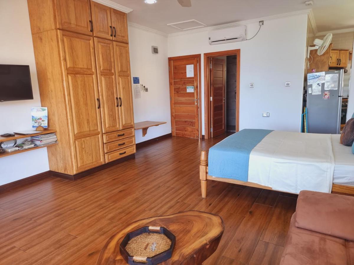 Drake Seaside Studio Apartments Bel Ombre Екстериор снимка