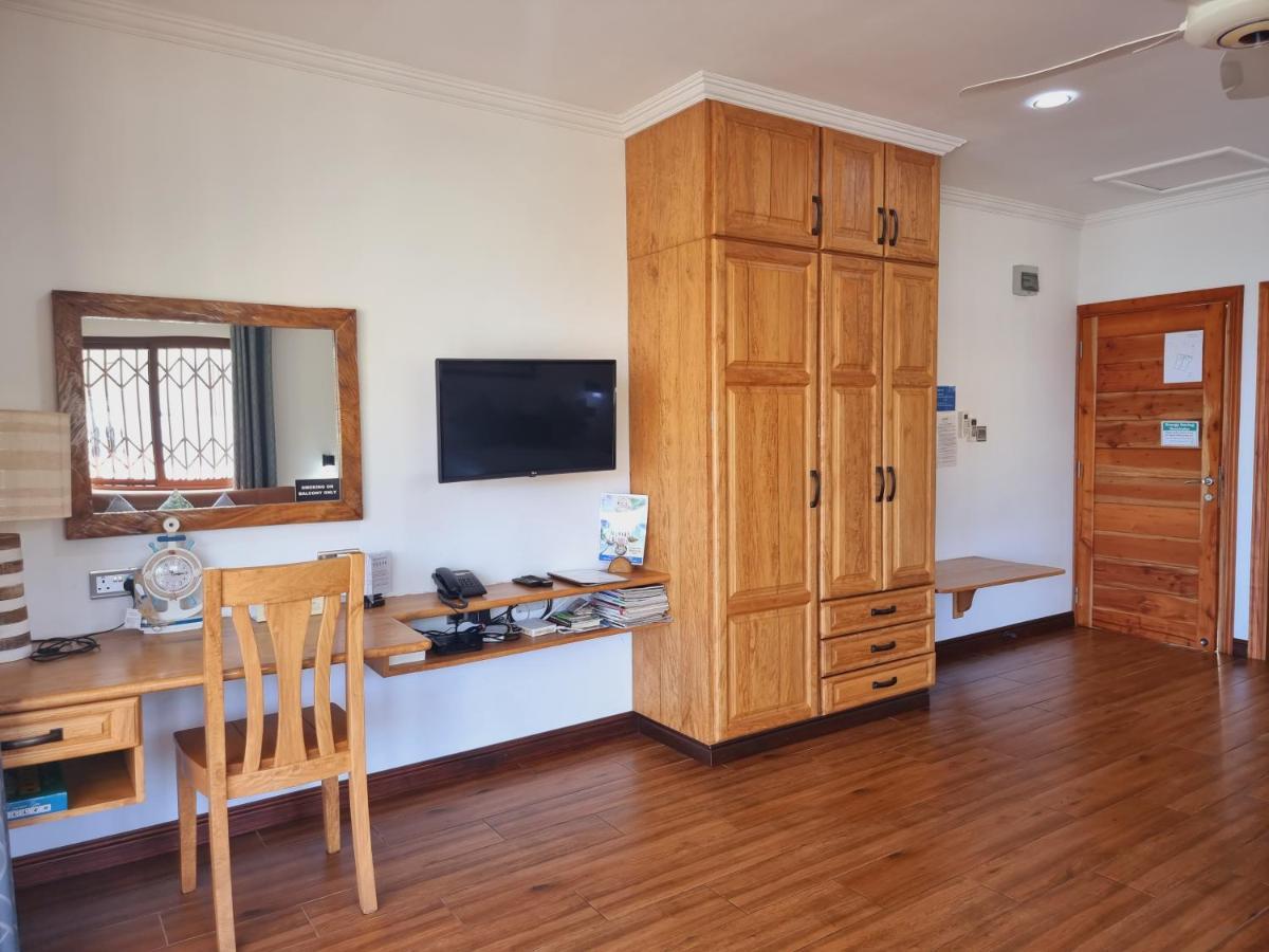 Drake Seaside Studio Apartments Bel Ombre Екстериор снимка