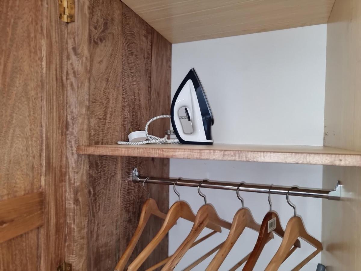 Drake Seaside Studio Apartments Bel Ombre Екстериор снимка