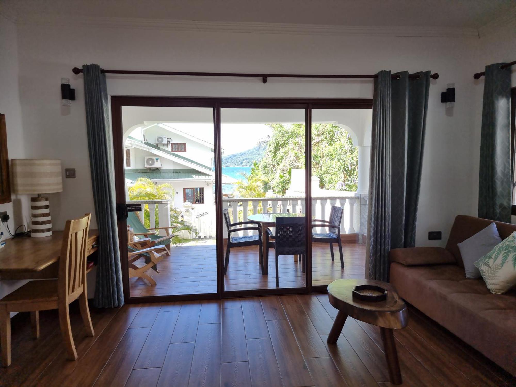 Drake Seaside Studio Apartments Bel Ombre Стая снимка