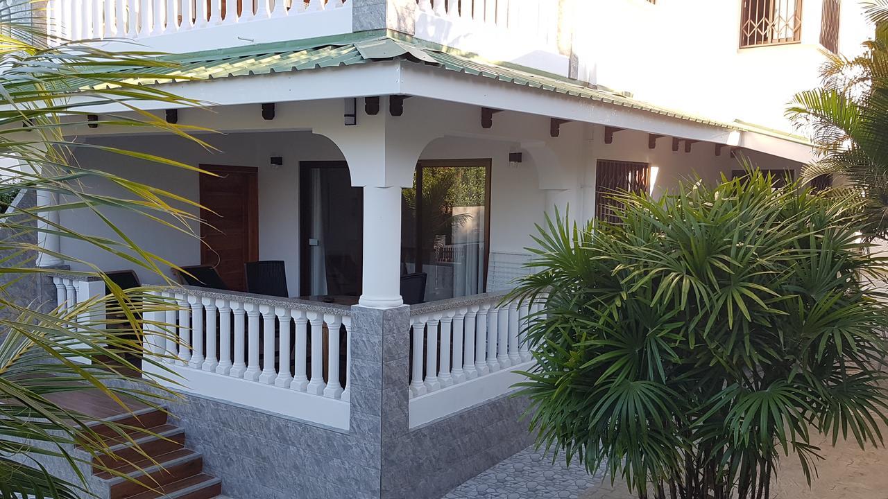 Drake Seaside Studio Apartments Bel Ombre Екстериор снимка